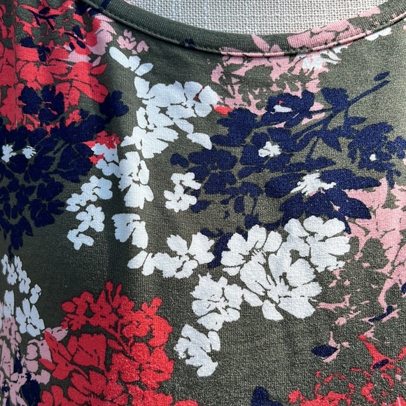 Westport short sleeved summer top, size Medium. - Picture 5 of 9